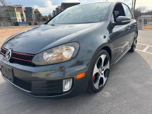 Used 2011 Volkswagen Golf 4-Door image 3