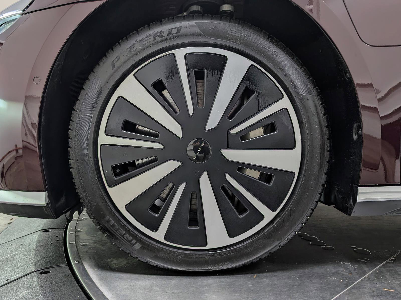 Used 2025 Lucid Air Pure image 11