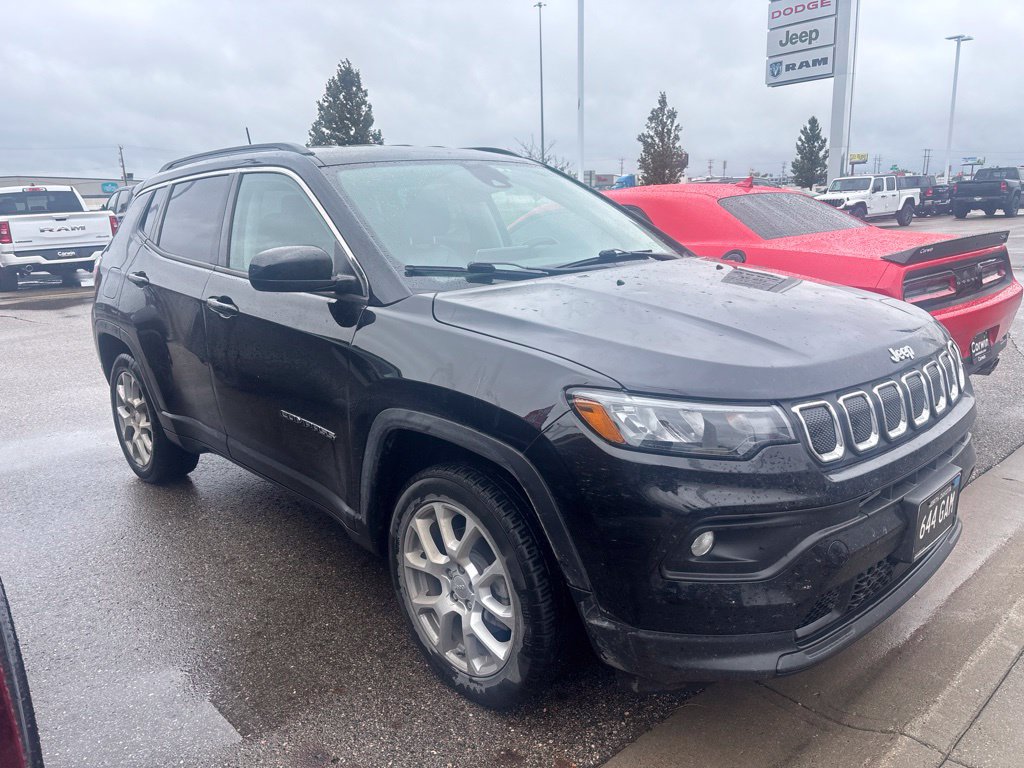 Used 2022 Jeep Compass Latitude AWD/4WD image 11