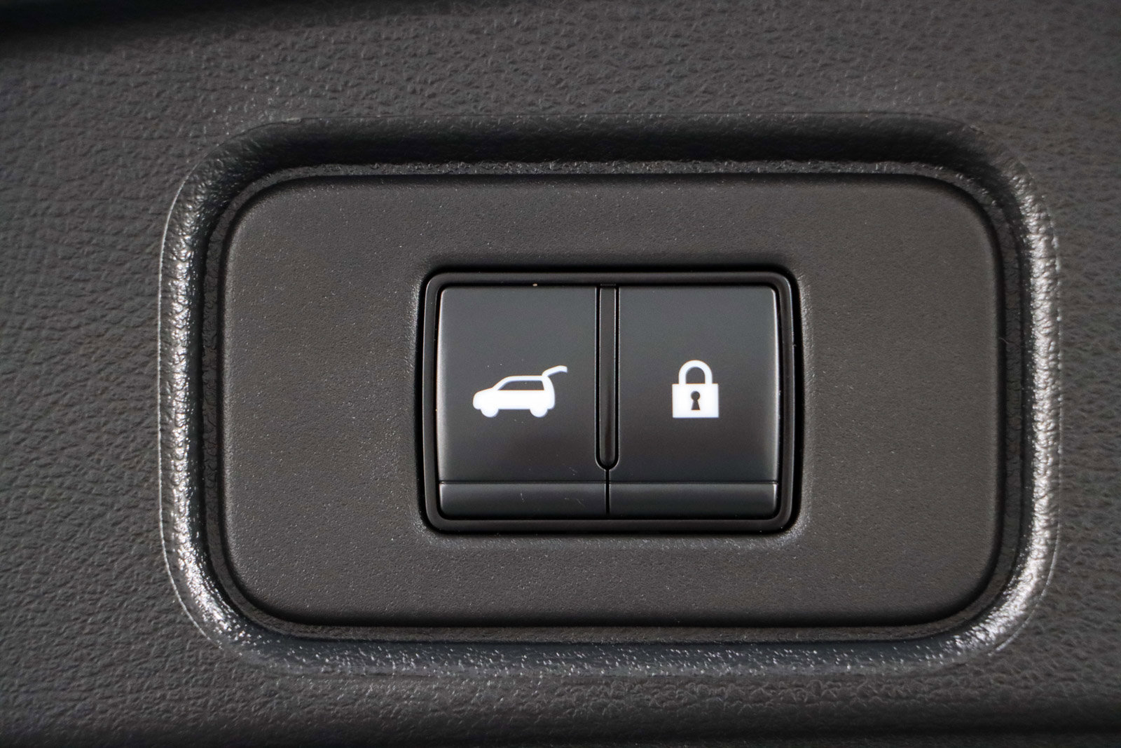 Used 2023 Nissan Pathfinder SL w/ Lighting Package (N92) FWD image 31