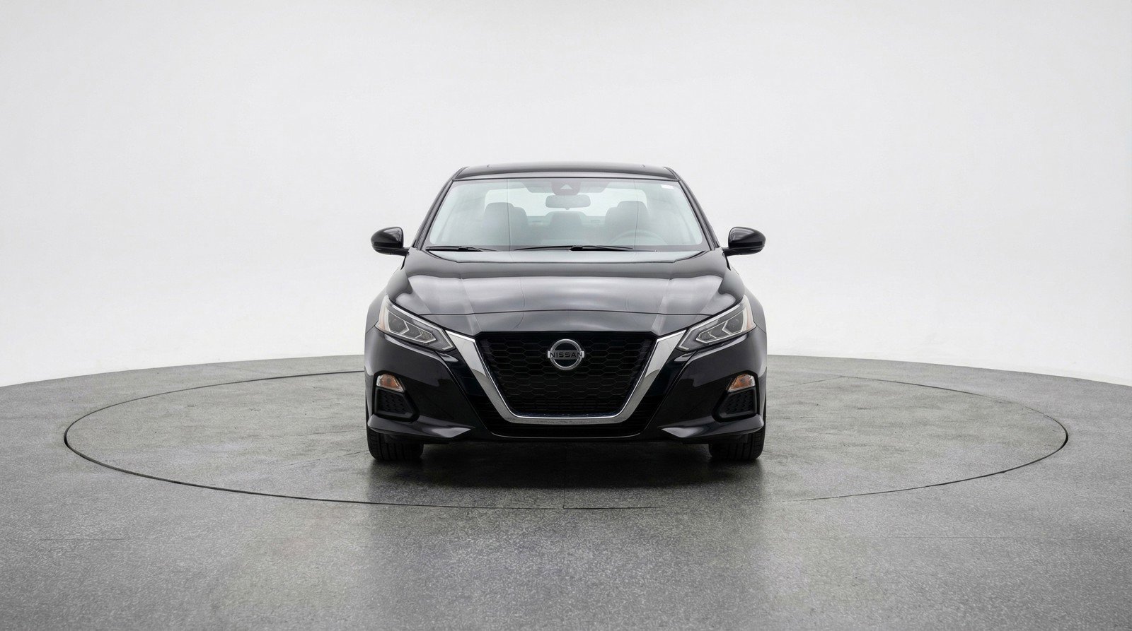 Used 2025 Nissan Altima 2.5 SV image 2