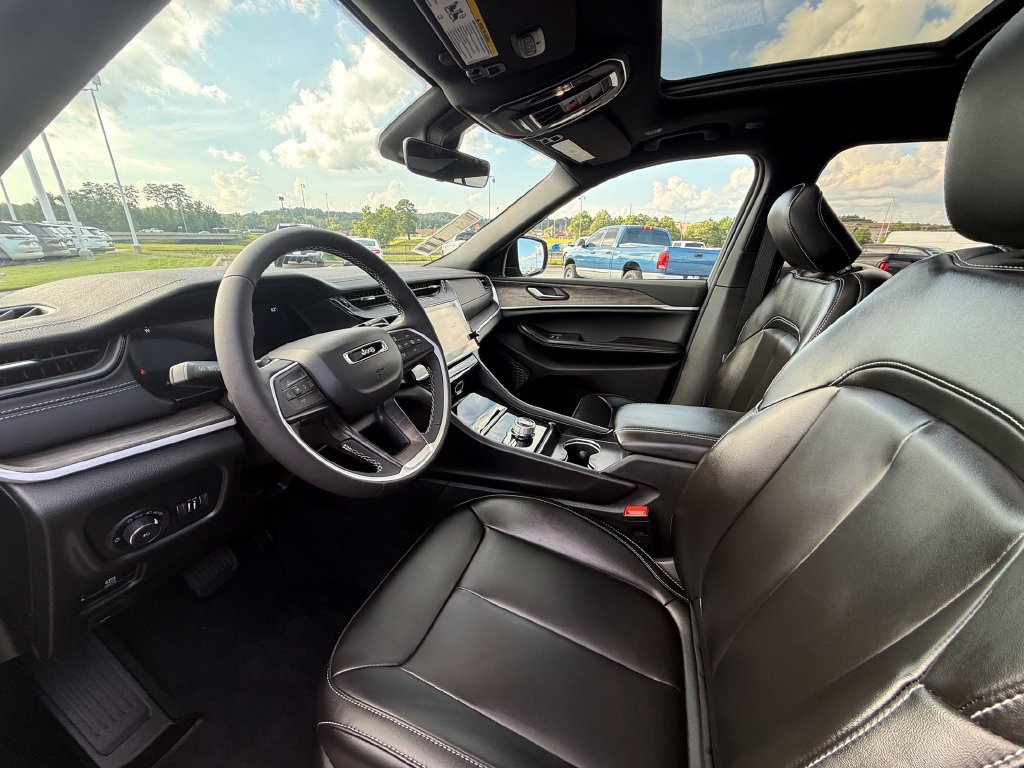 New 2026 Jeep Grand Cherokee Limited AWD/4WD image 19