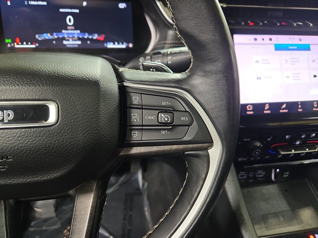 Used 2022 Jeep Grand Cherokee L Limited w/ Luxury Tech Group II AWD/4WD image 23