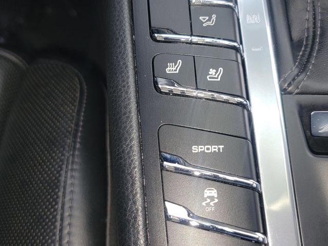 Used 2018 Porsche Macan image 24