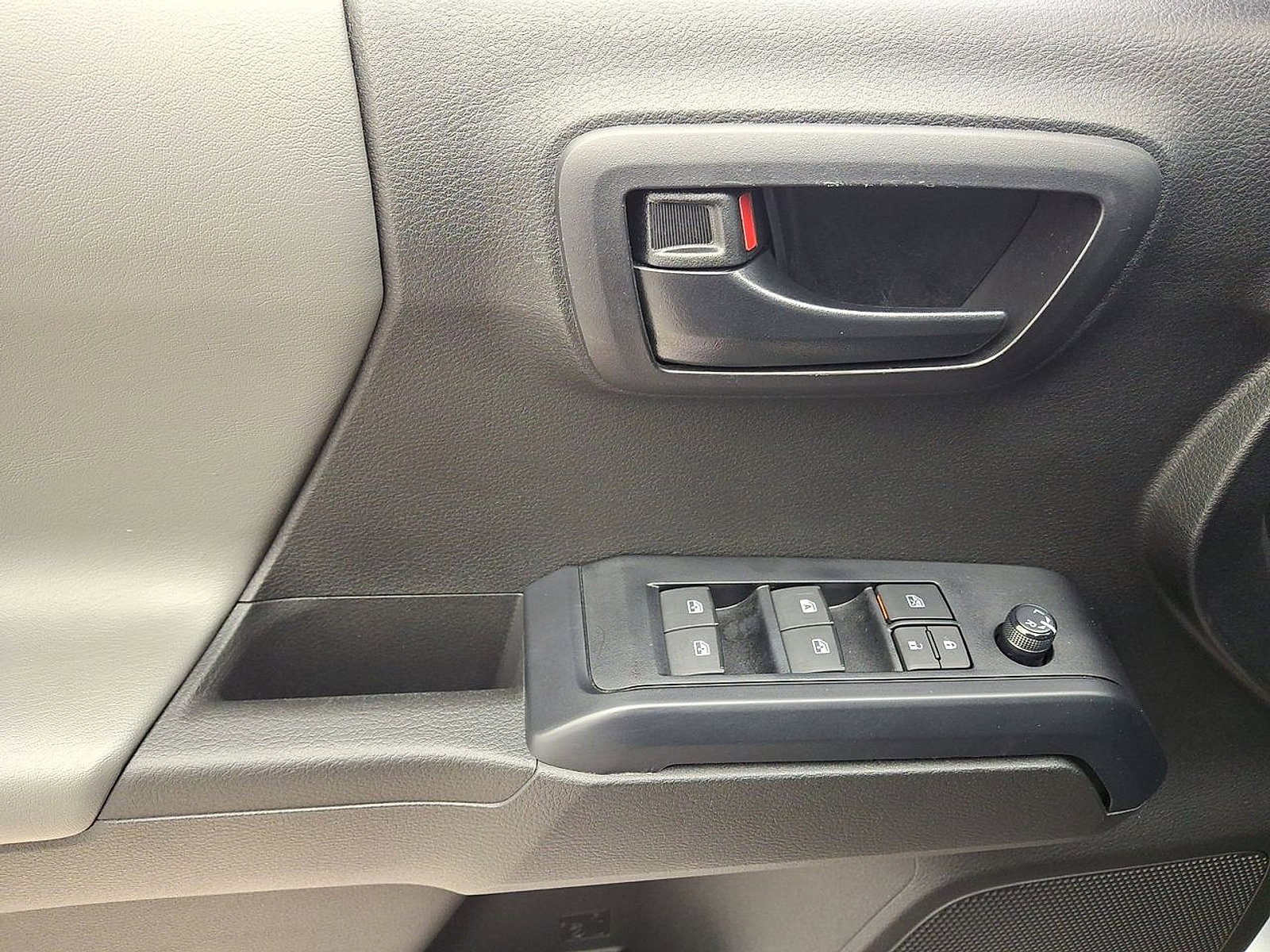 Certified 2023 Toyota Tacoma SR image 10