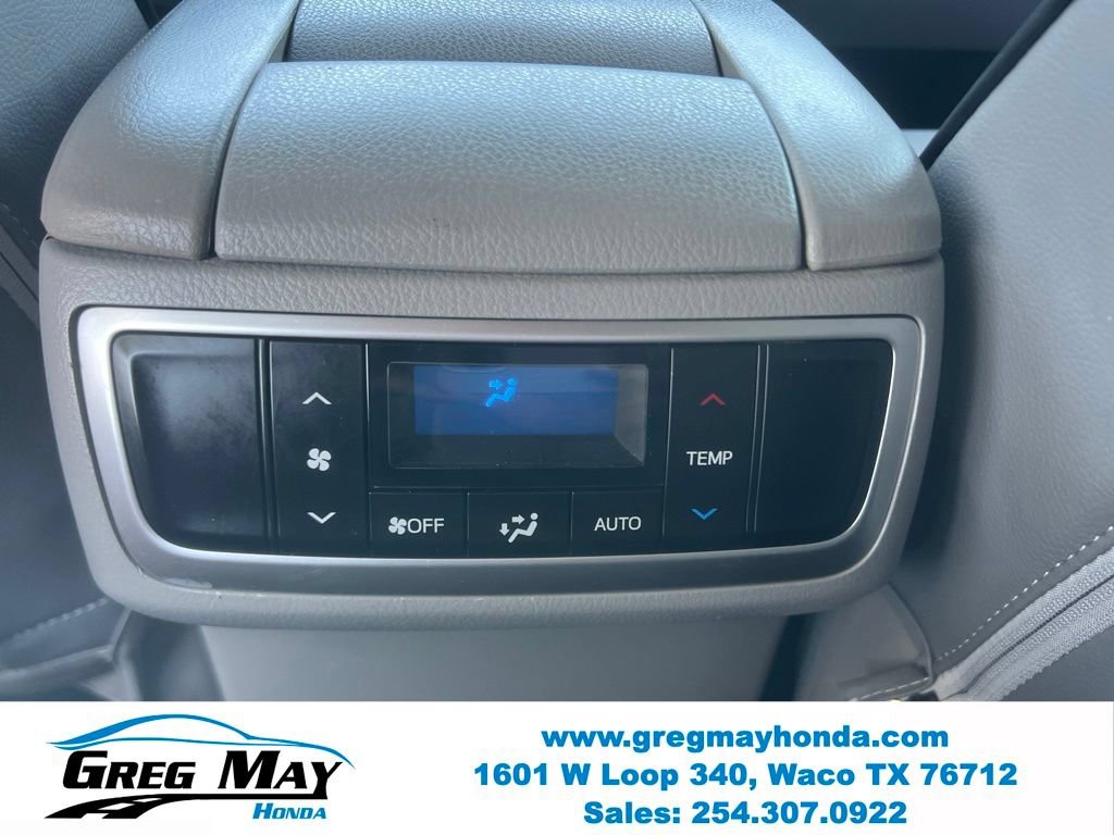 Used 2017 Toyota Highlander Plus FWD image 21