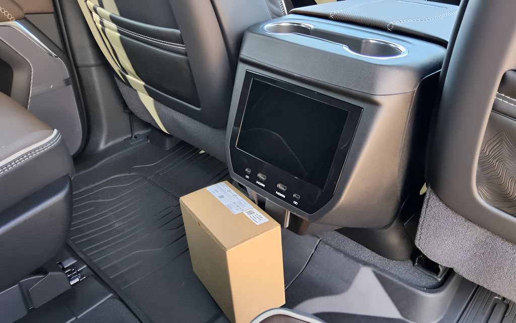 New 2026 GMC Yukon XL Denali Ultimate w/ LPO, Illumination Package AWD/4WD image 48