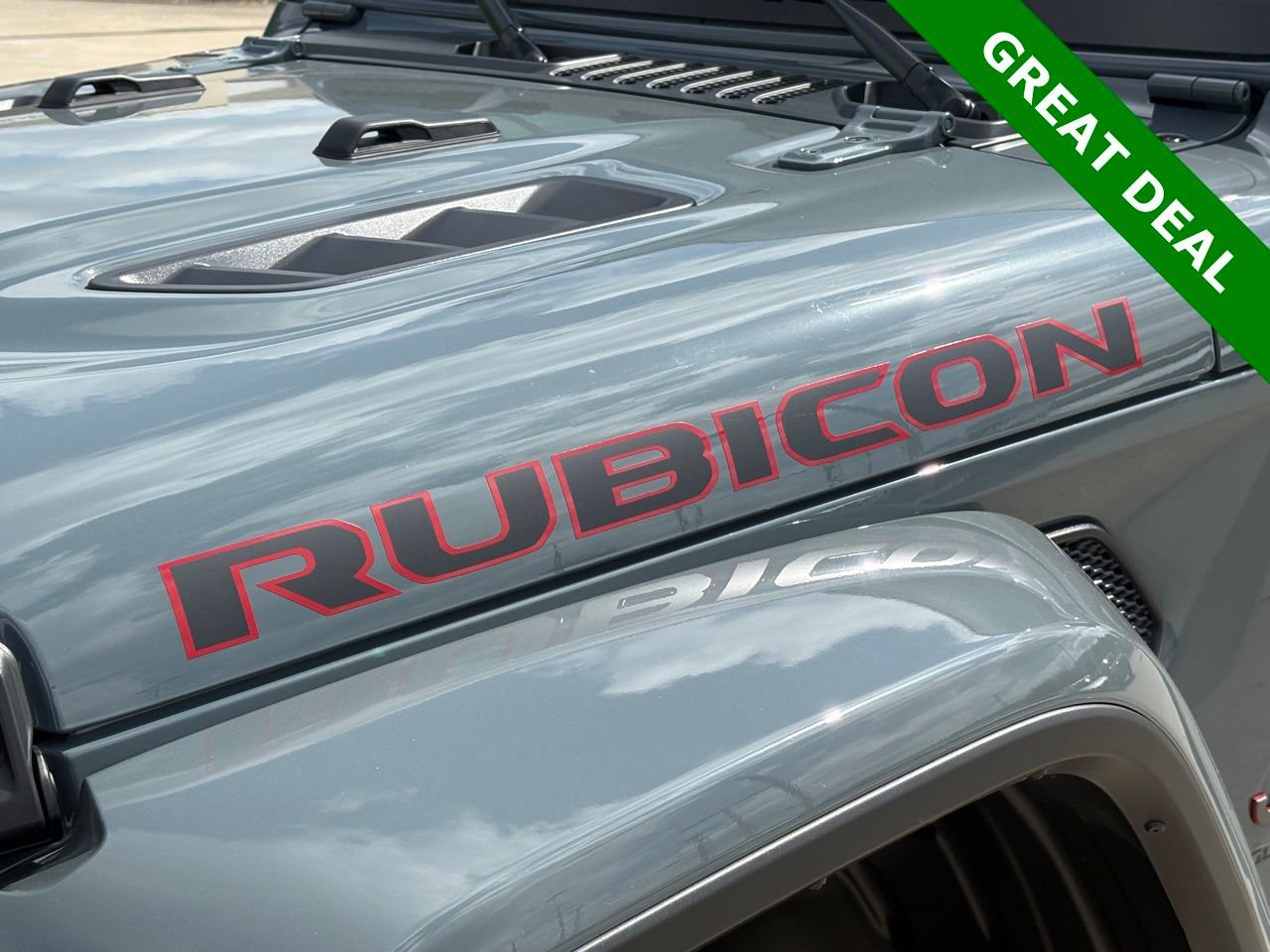 Used 2025 Jeep Gladiator Rubicon w/ Convenience Group AWD/4WD image 12