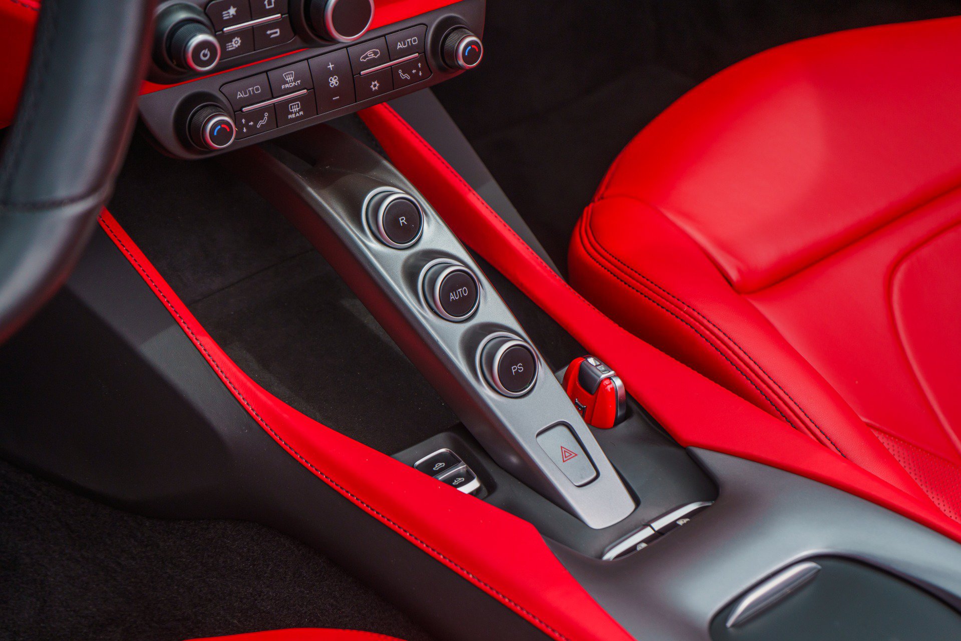 Used 2019 Ferrari Portofino RWD image 72