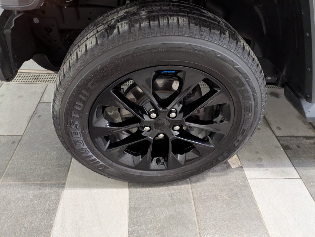 Used 2023 Jeep Wrangler Unlimited Sahara w/ Cold Weather Group AWD/4WD image 7