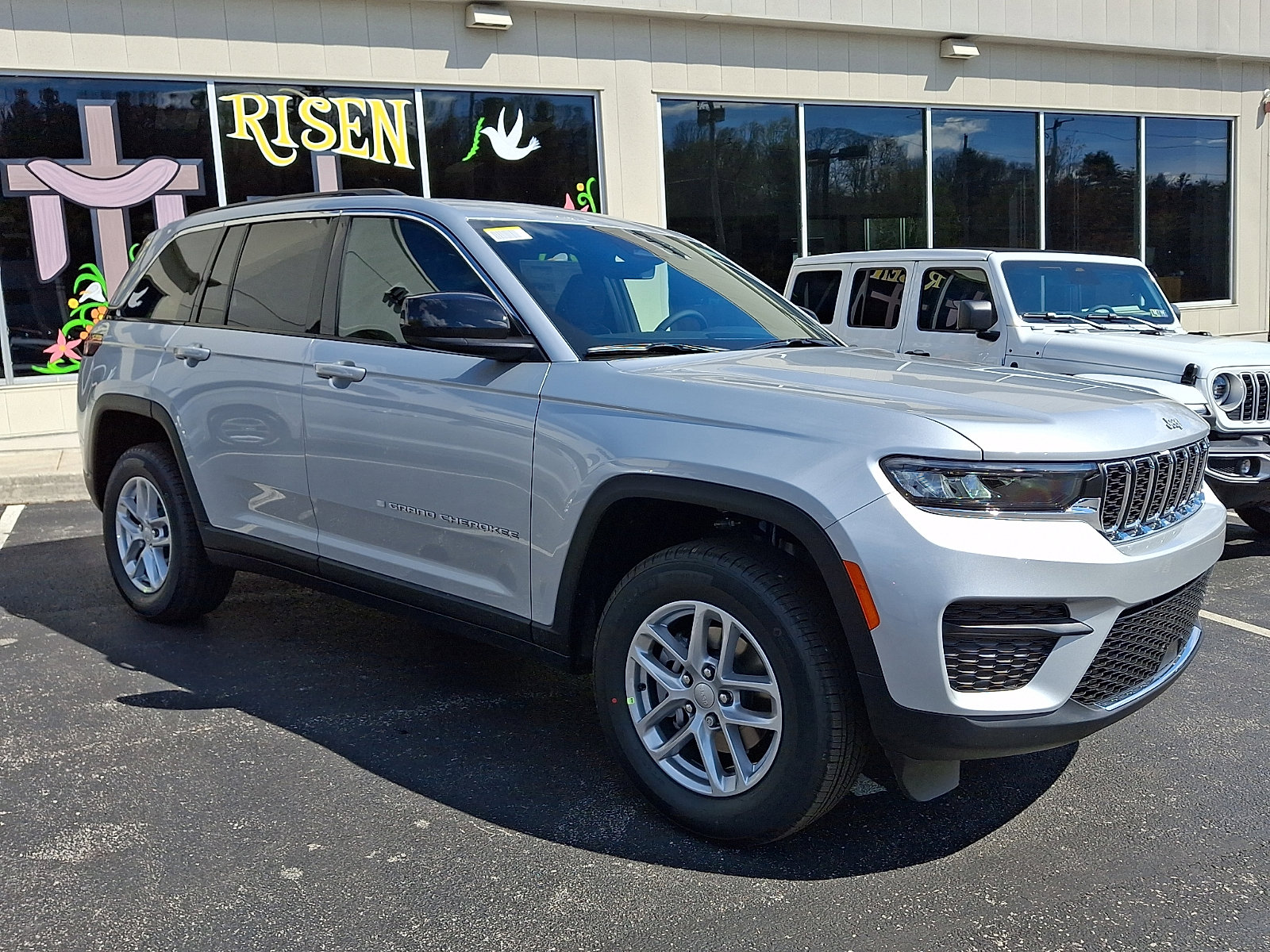 New 2026 Jeep Grand Cherokee Laredo X AWD/4WD image 2