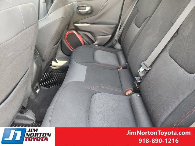 Used 2016 Jeep Renegade Trailhawk AWD/4WD image 31