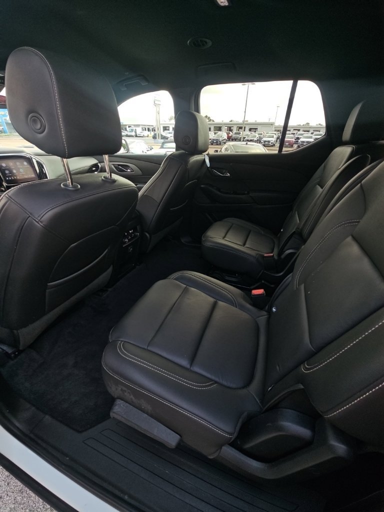 Used 2023 Chevrolet Traverse LT FWD image 19