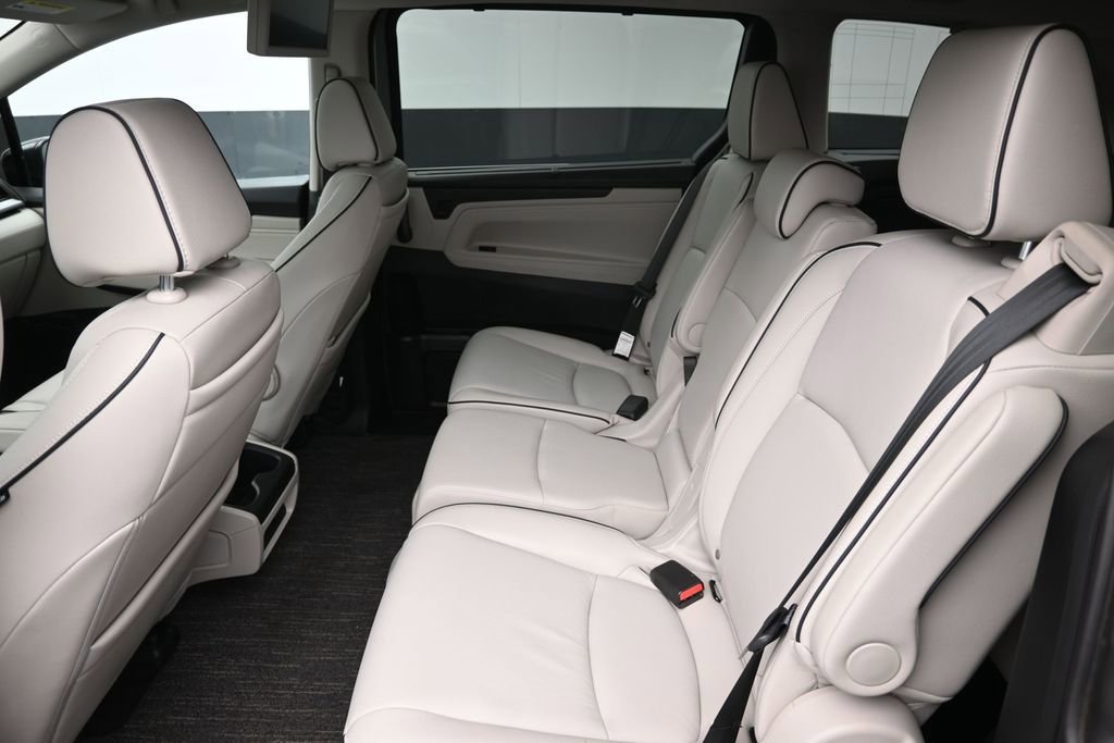 Used 2025 Honda Odyssey Touring image 13