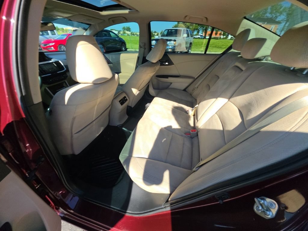 Used 2016 Honda Accord EX image 26