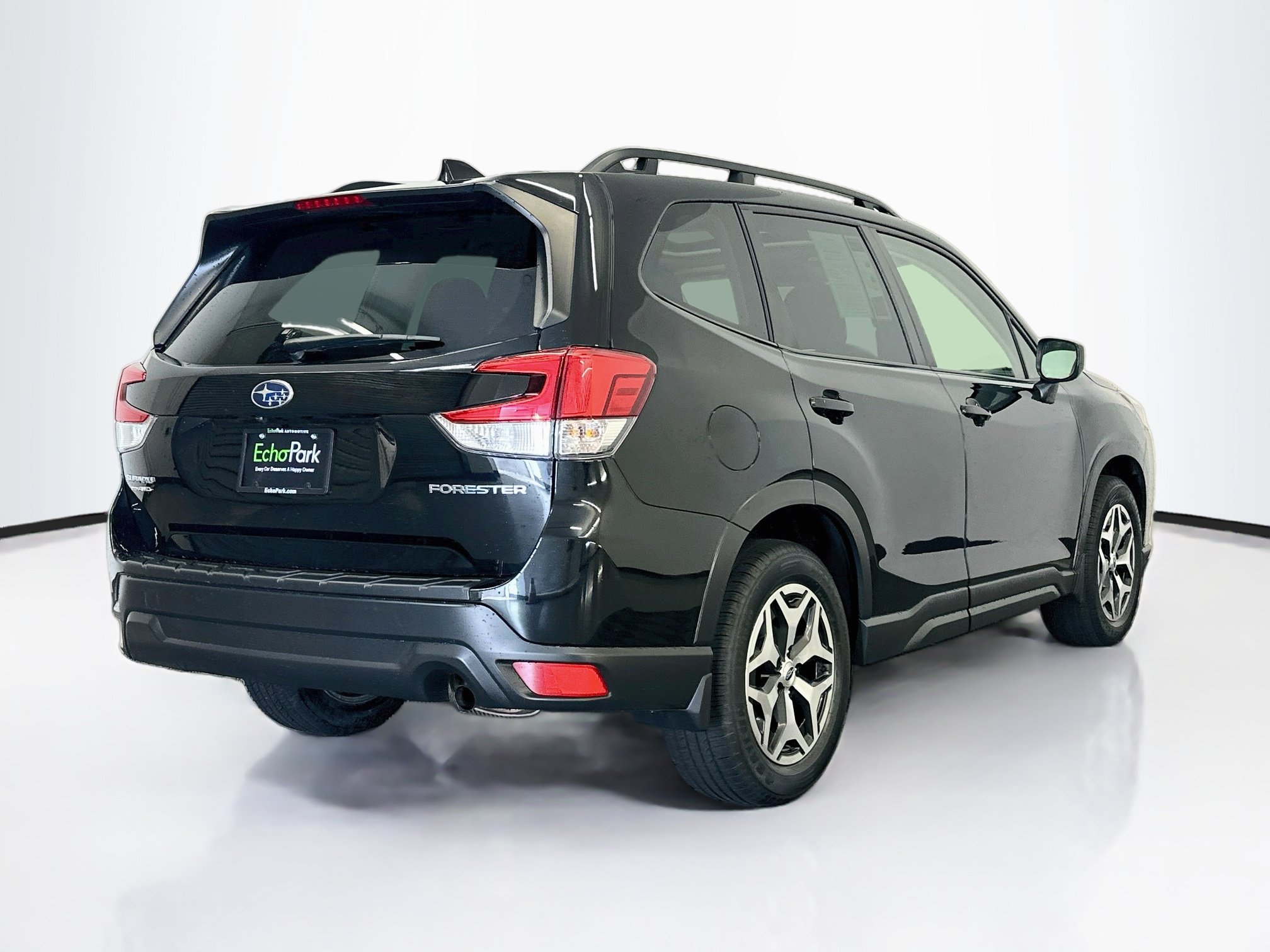 Used 2023 Subaru Forester Premium AWD/4WD image 9