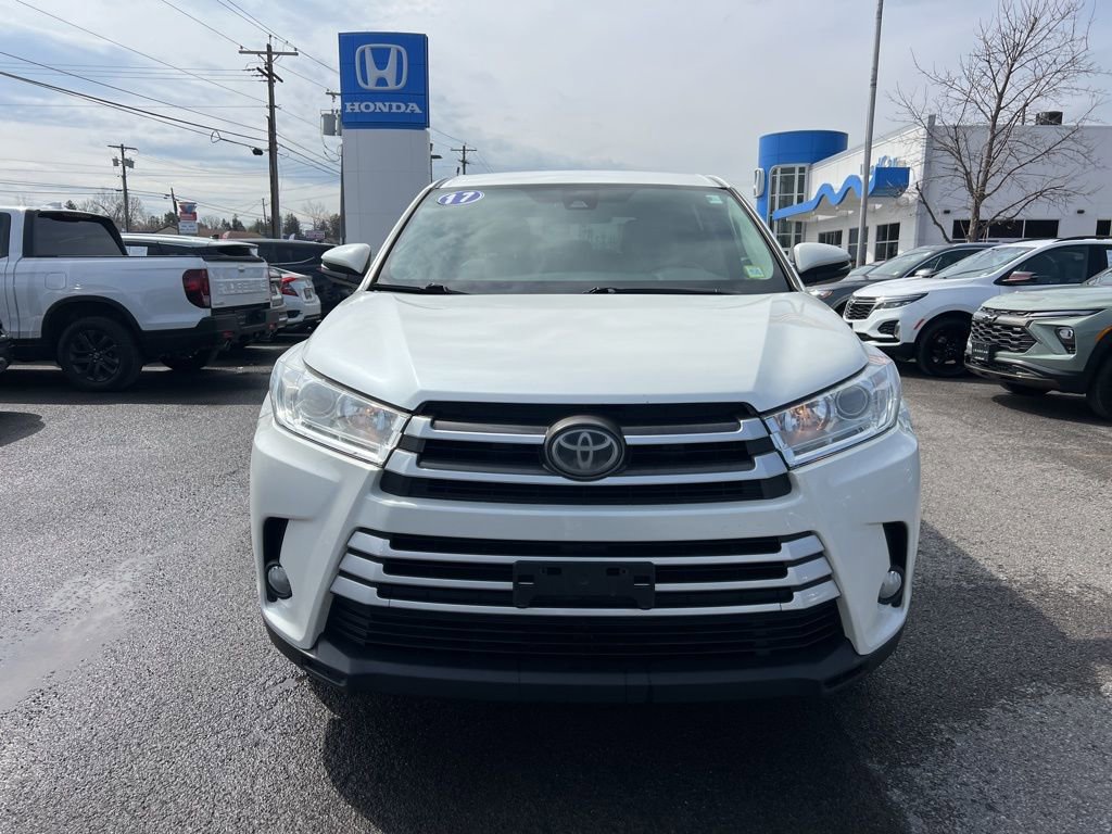 Used 2017 Toyota Highlander LE AWD/4WD image 8