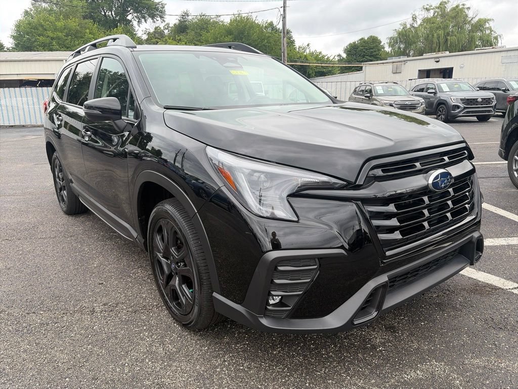 Used 2023 Subaru Ascent Onyx Edition AWD/4WD image 1