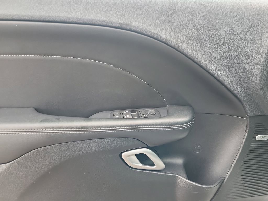 Used 2015 Dodge Challenger R/T Plus image 10