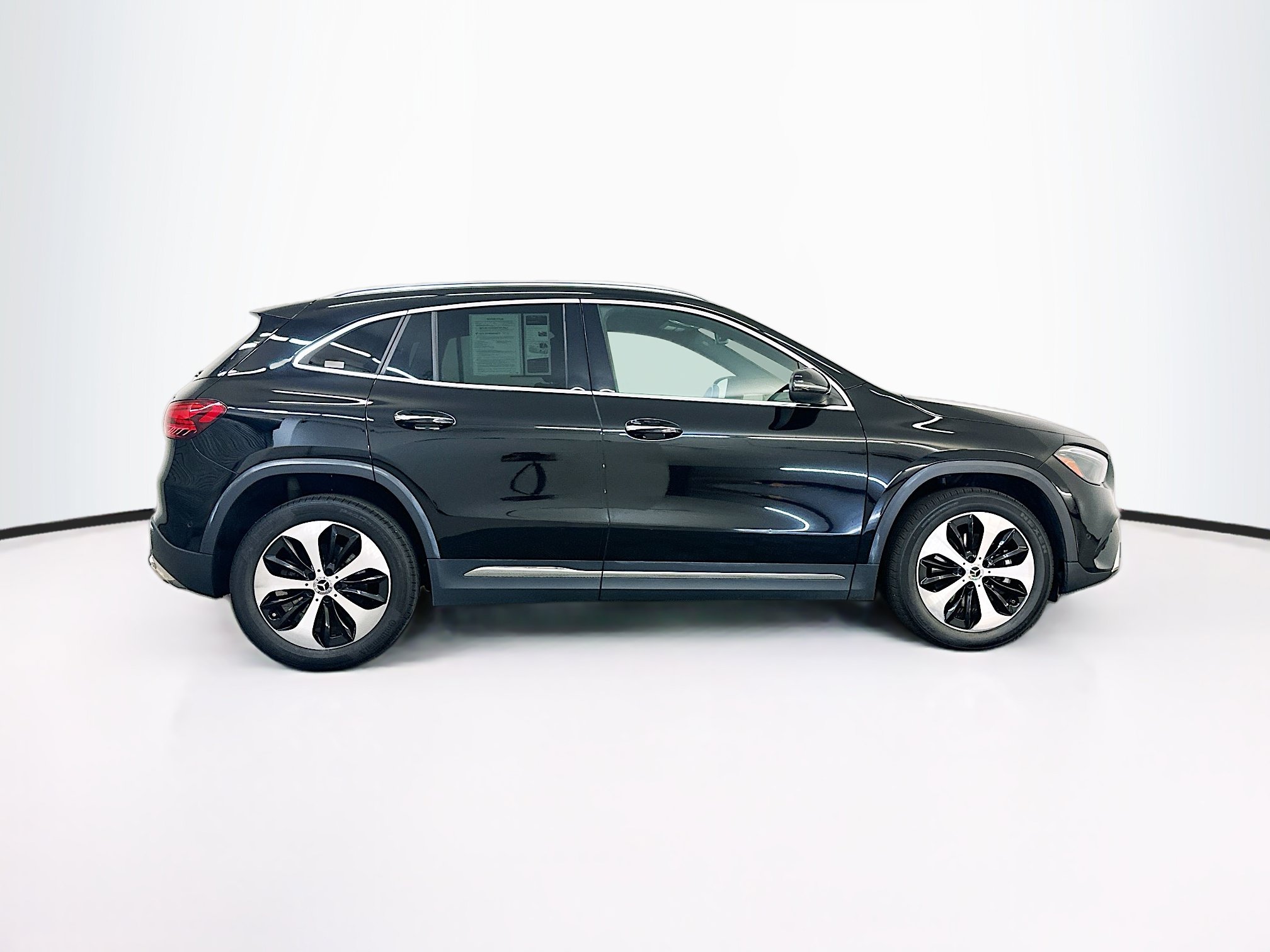 Used 2025 Mercedes-Benz GLA 250 4MATIC image 10