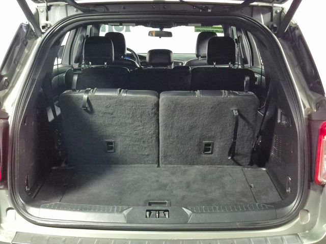 Used 2020 Ford Explorer XLT w/ Equipment Group 202A AWD/4WD image 25