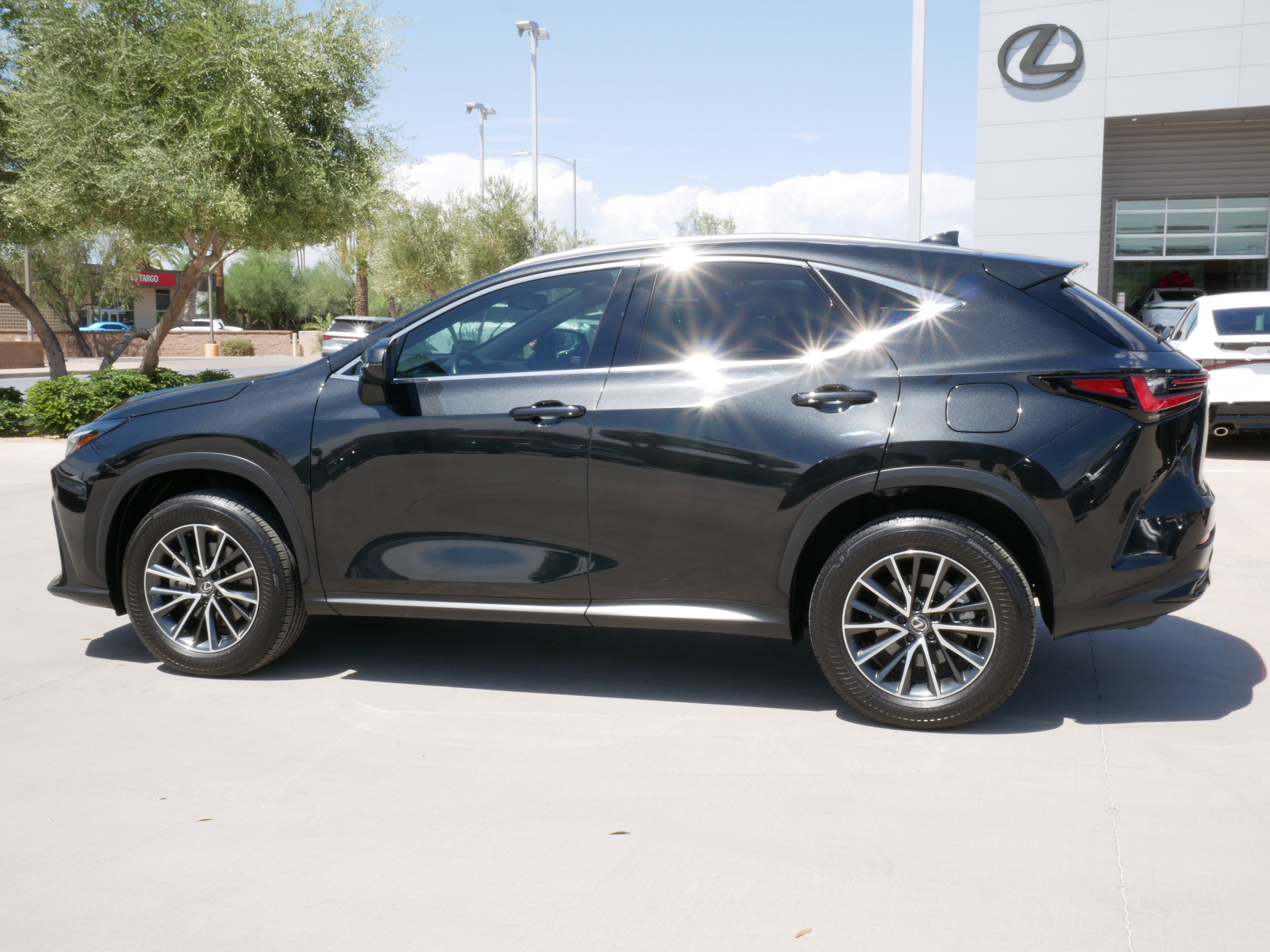 Used 2024 Lexus NX 350h AWD image 5