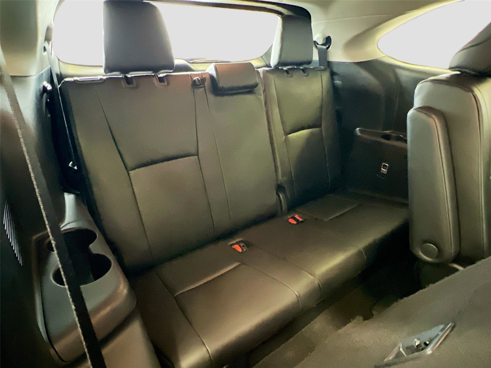 Used 2024 Toyota Highlander XLE image 31