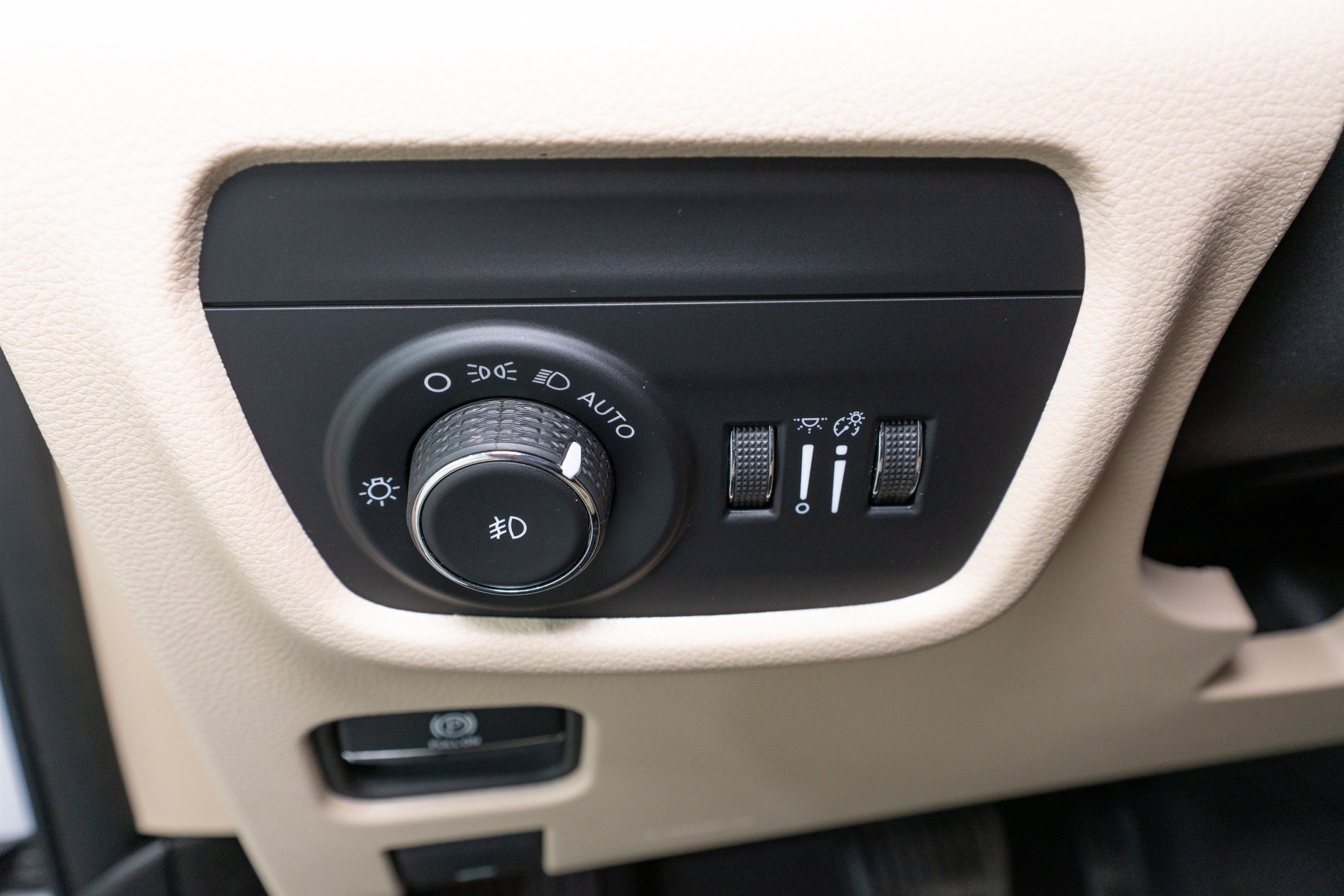 Used 2024 Jeep Grand Cherokee L Limited w/ MOPAR Finishing Package AWD/4WD image 32