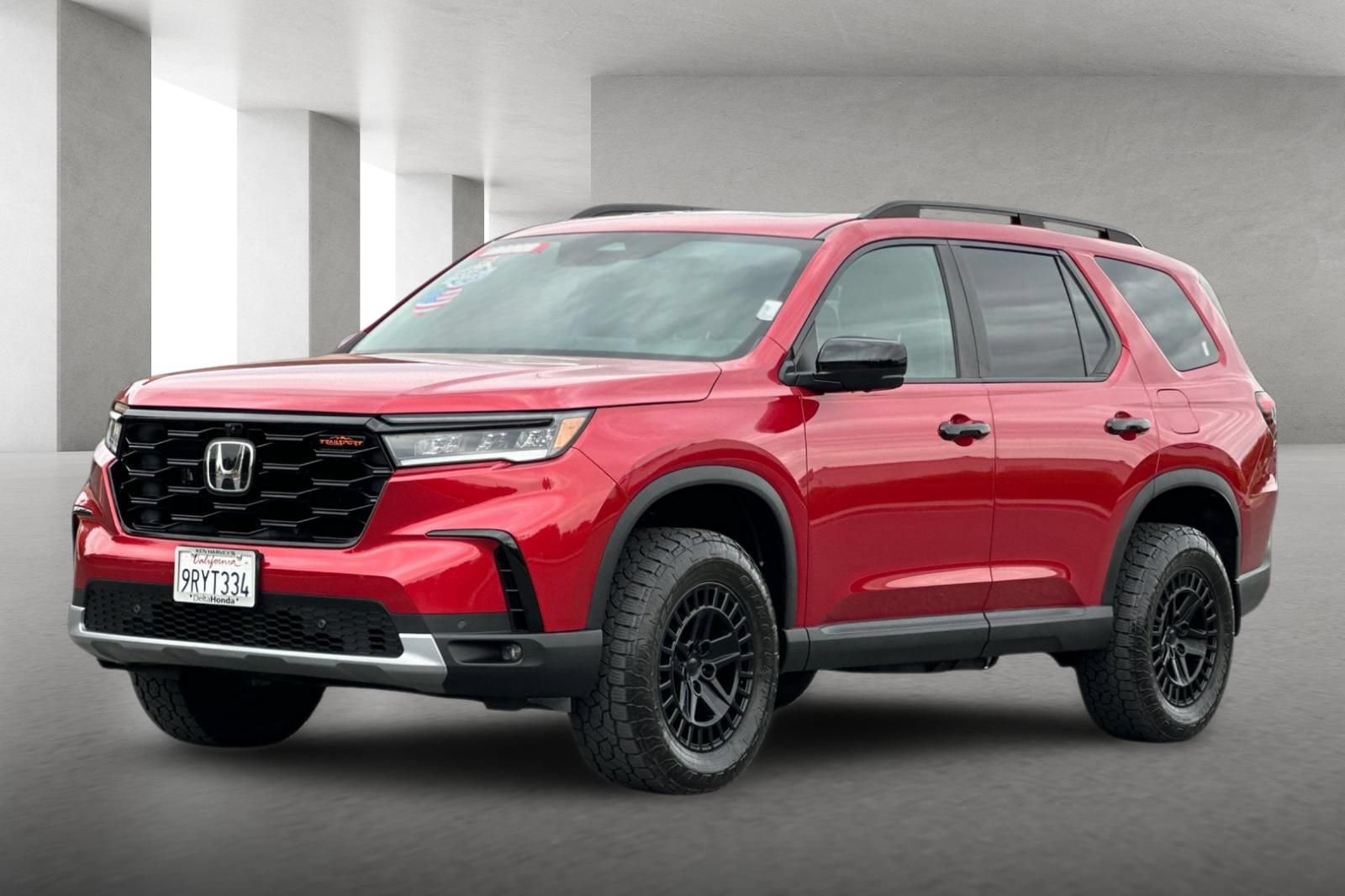 Used 2025 Honda Pilot TrailSport image 8