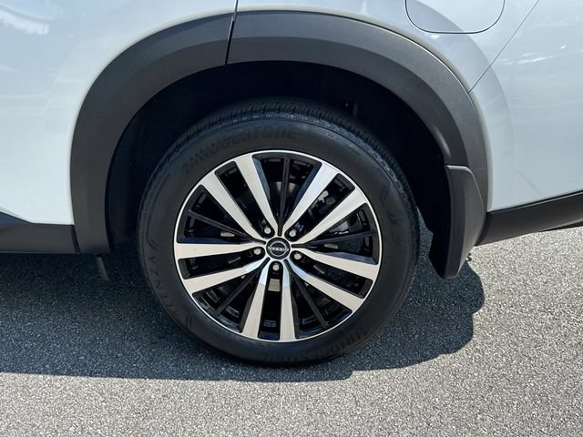 Certified 2025 Nissan Pathfinder Platinum AWD/4WD image 22