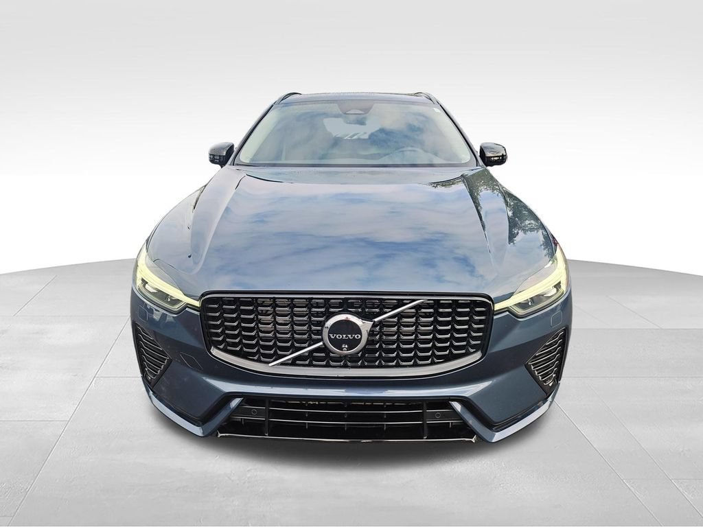 Used 2024 Volvo XC60 B5 Plus w/ Protection Package Premier AWD/4WD image 8