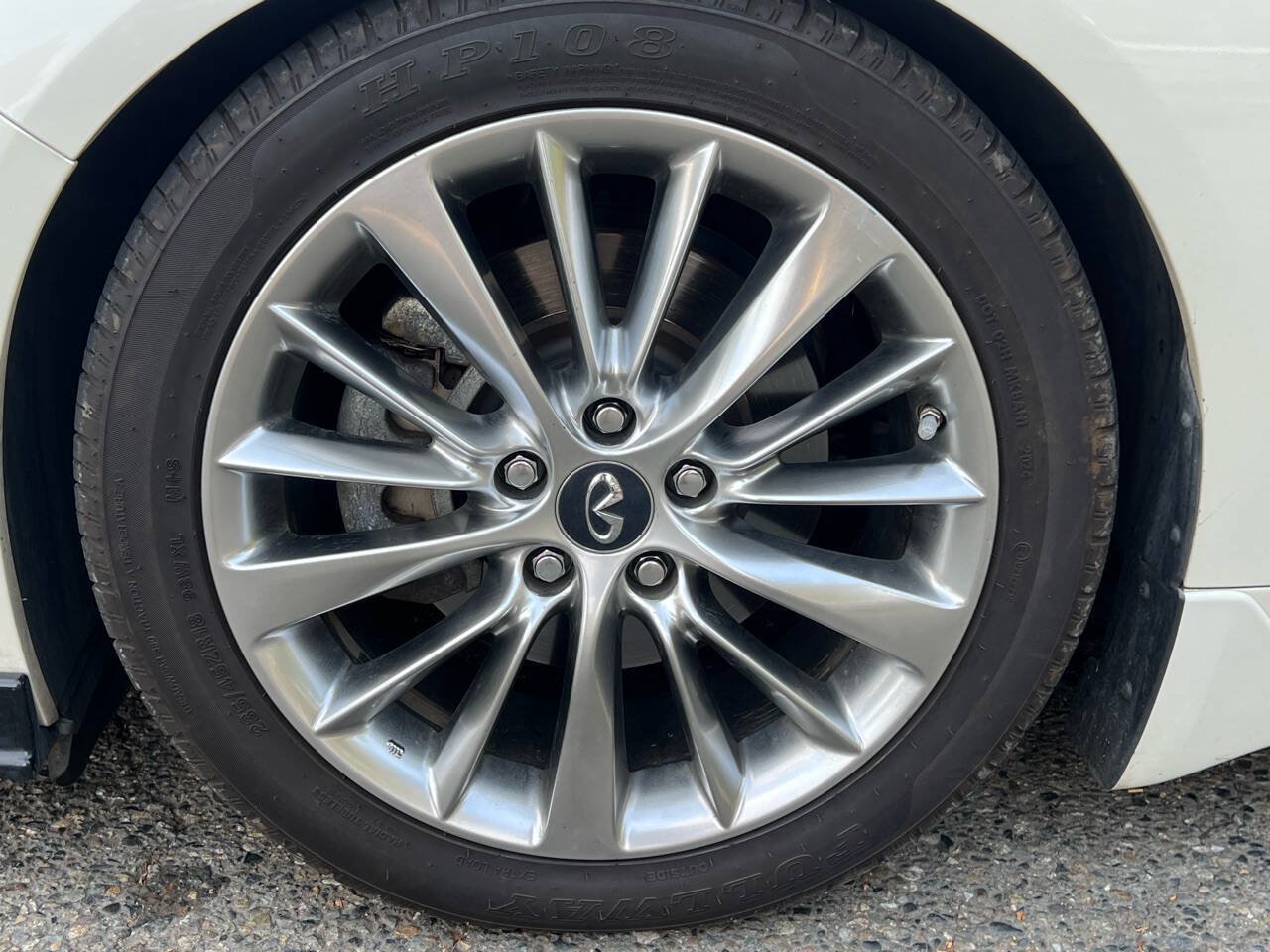 Used 2019 INFINITI Q50 Luxe w/ Essential Package (3.0T Luxe) AWD/4WD image 10
