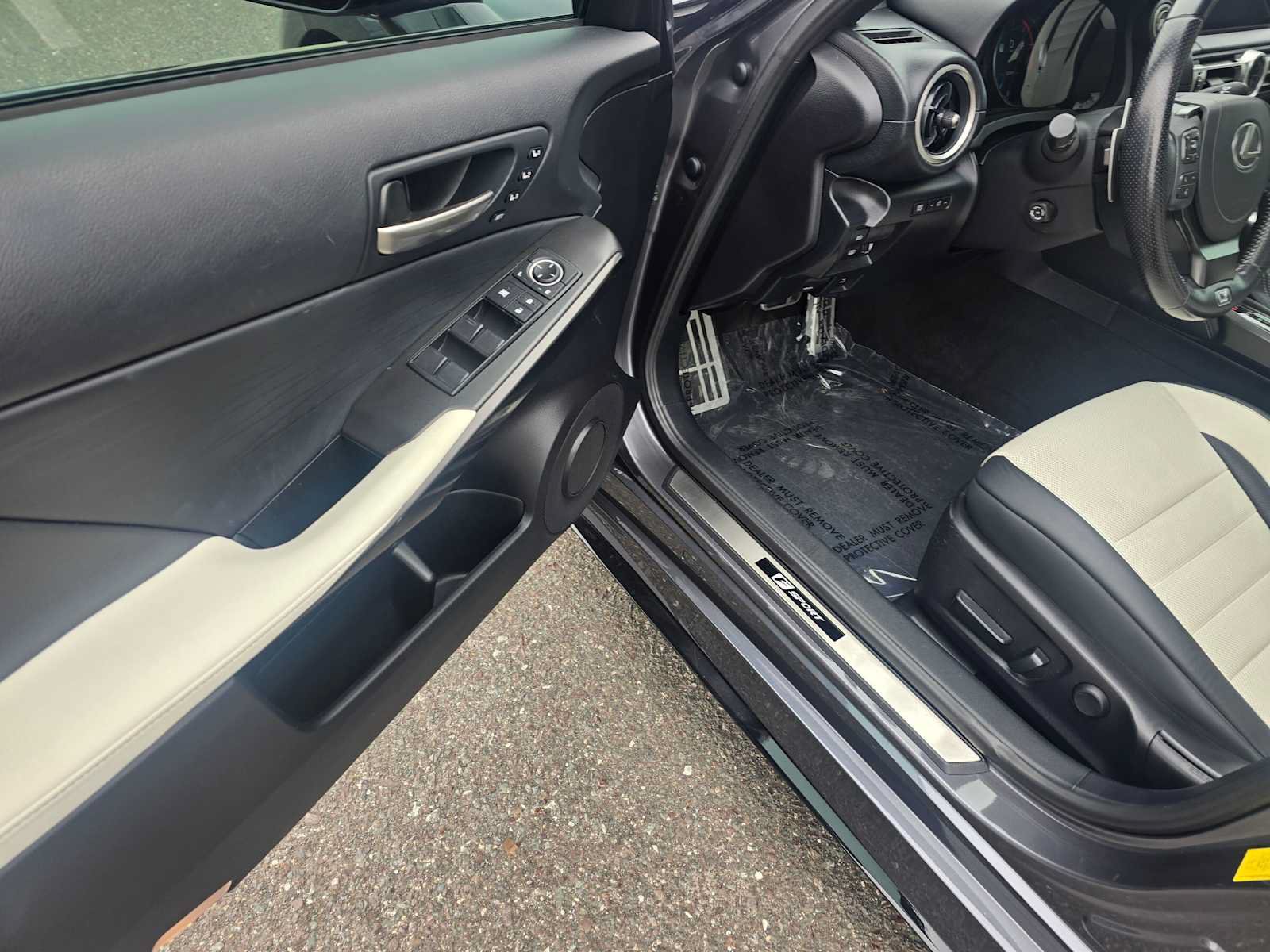 Used 2022 Lexus IS 500 RWD image 20
