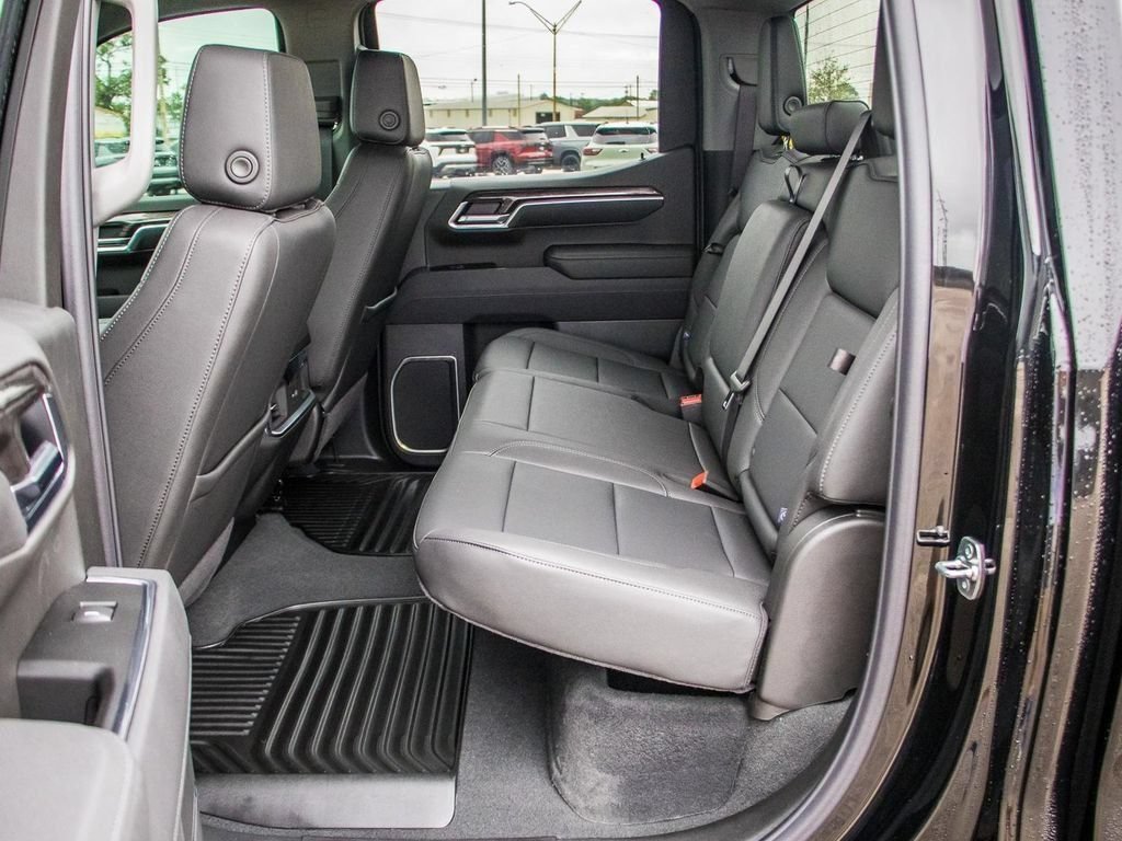 Used 2025 Chevrolet Silverado 1500 LTZ AWD/4WD image 24
