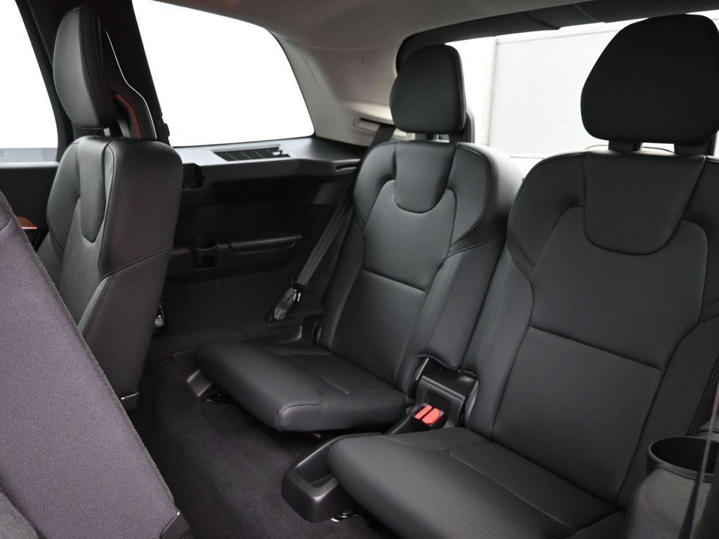 New 2025 Volvo XC90 T8 Core w/ Protection Package Premier AWD/4WD image 26