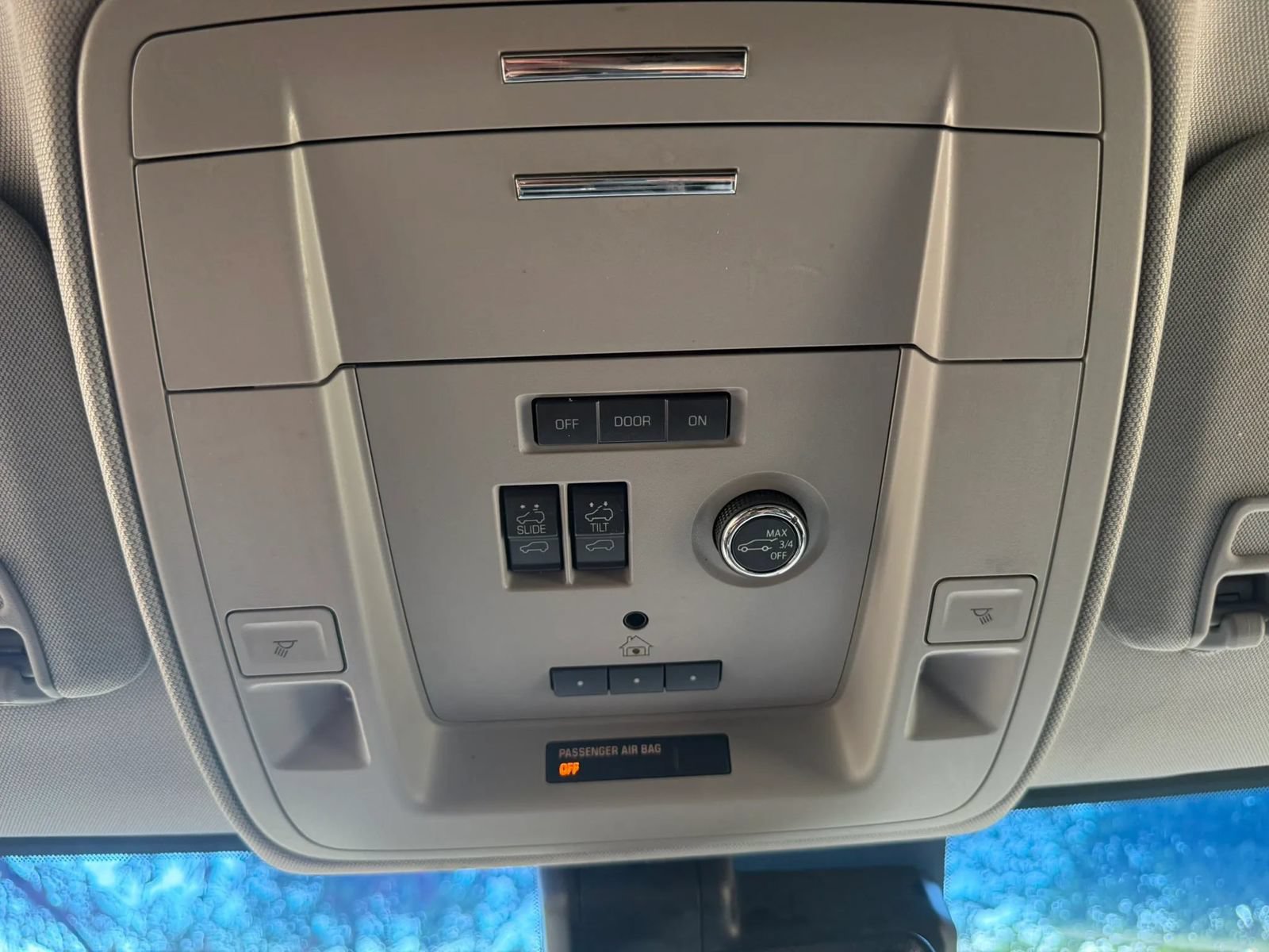 Used 2019 GMC Yukon XL SLT w/ Open Road Package RWD image 31