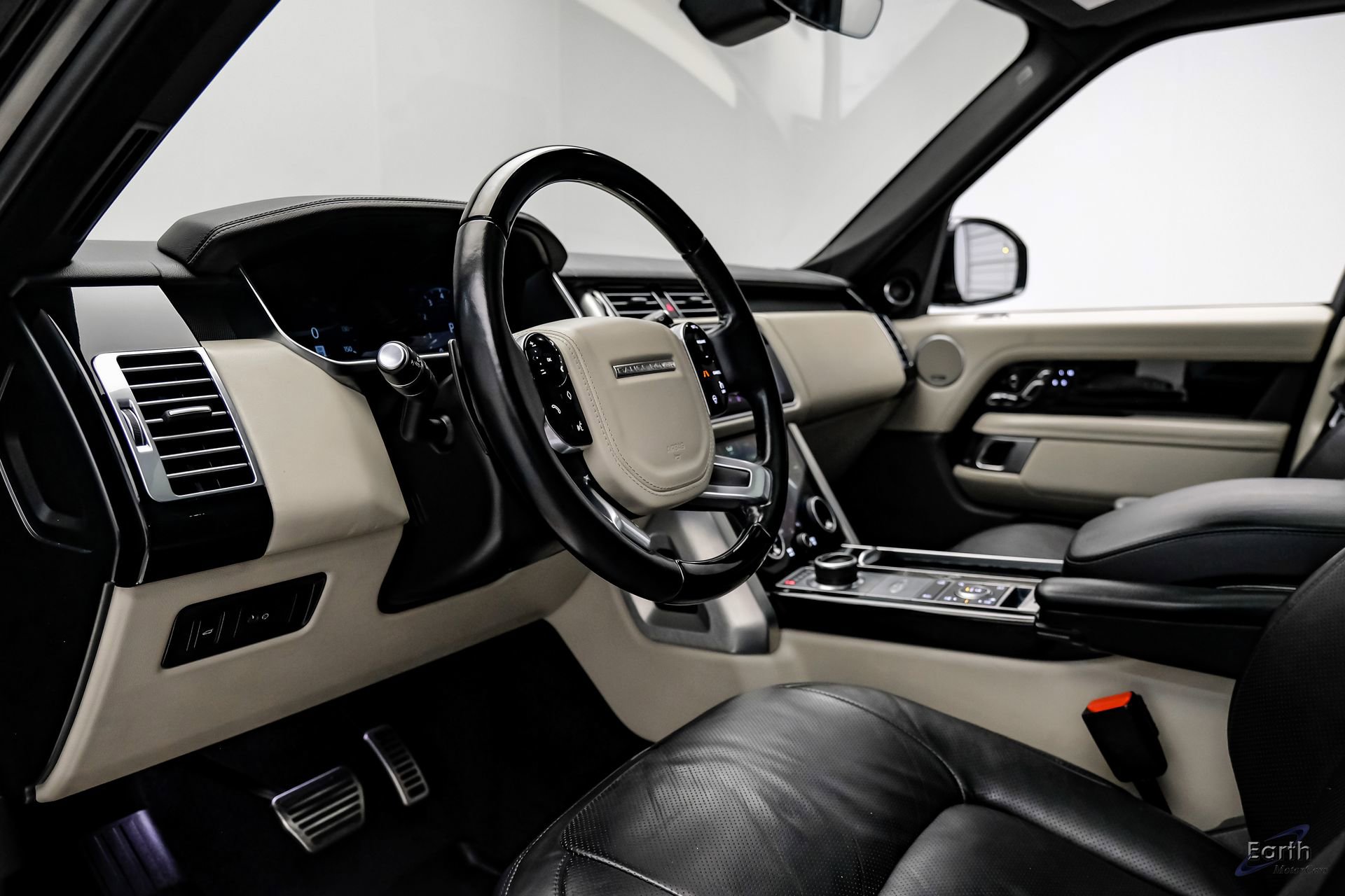 Used 2022 Land Rover Range Rover Westminster Edition image 2