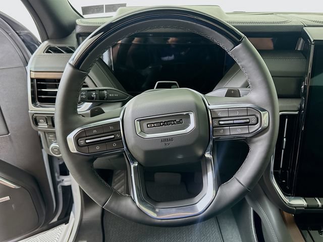 Used 2026 GMC Yukon Denali w/ Denali Reserve Package AWD/4WD image 15