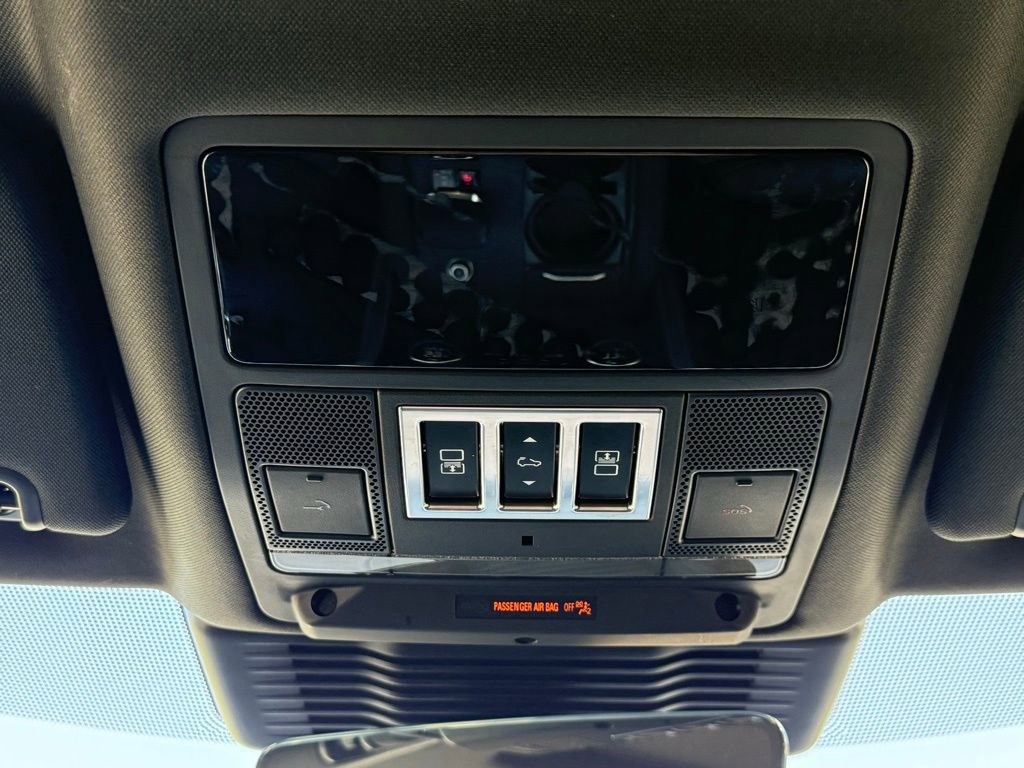 Certified 2025 Land Rover Discovery Dynamic SE image 28