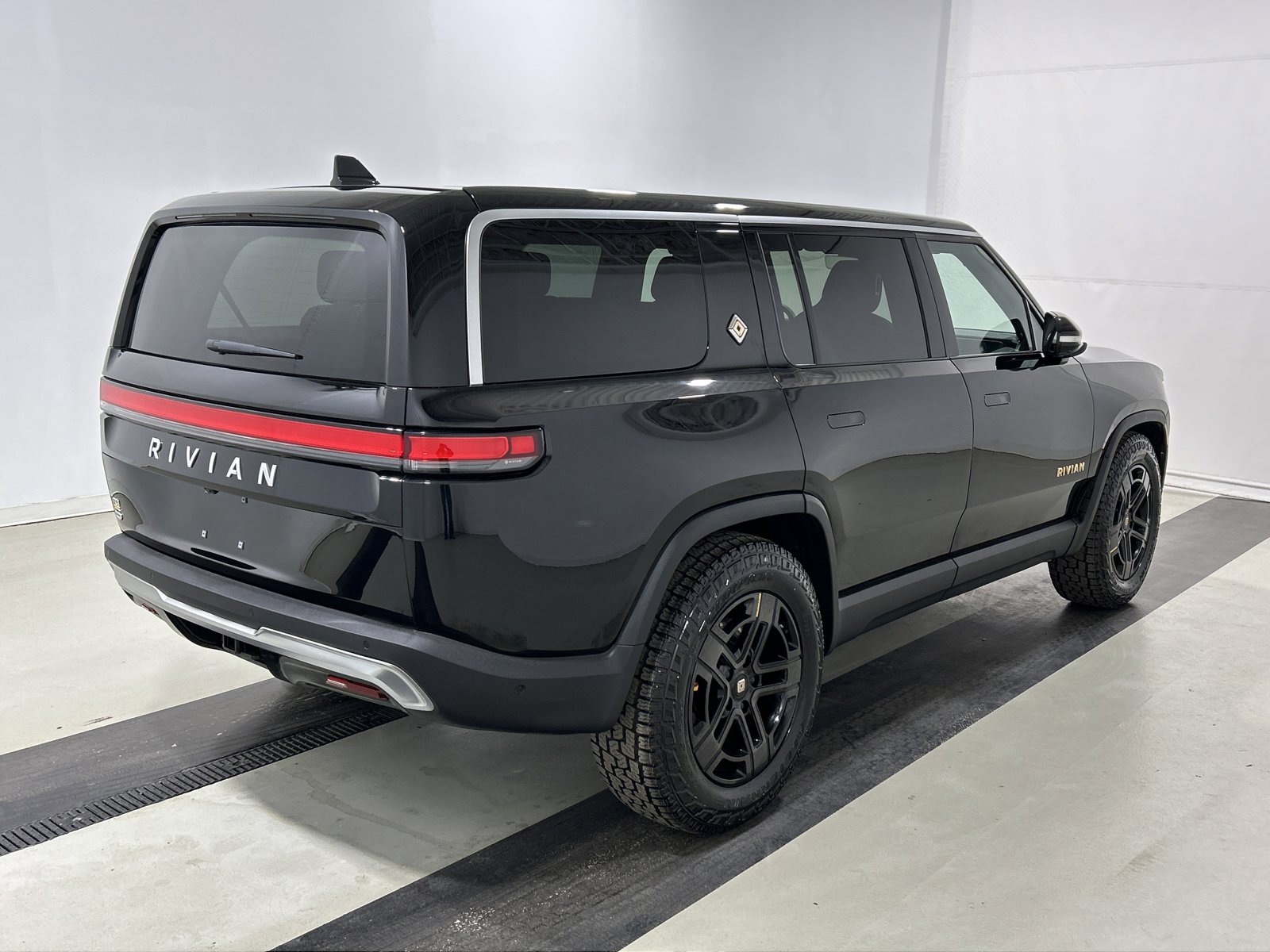 Used 2022 Rivian R1S Launch Edition image 5