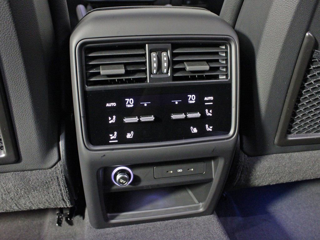 Certified 2025 Porsche Cayenne image 36