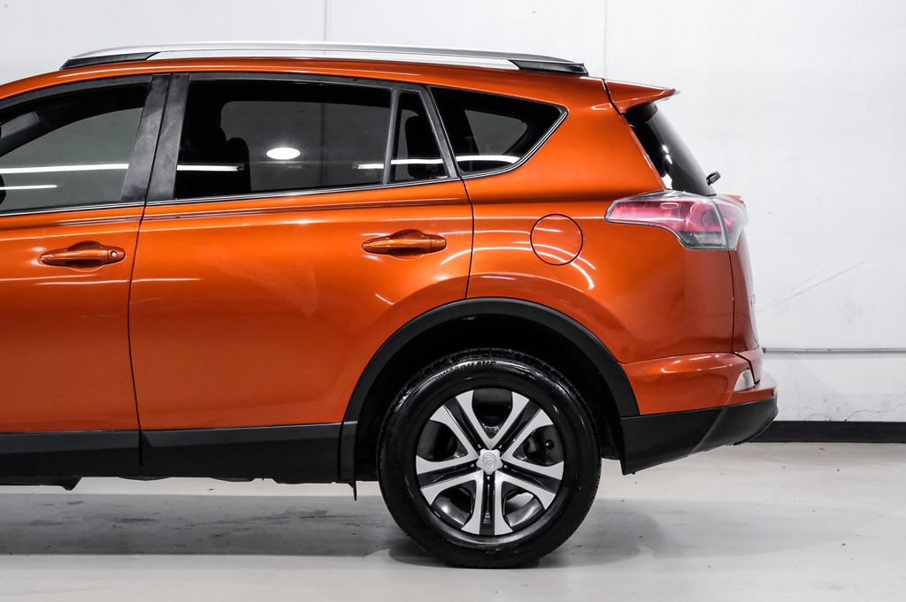 Used 2016 Toyota RAV4 LE FWD image 15