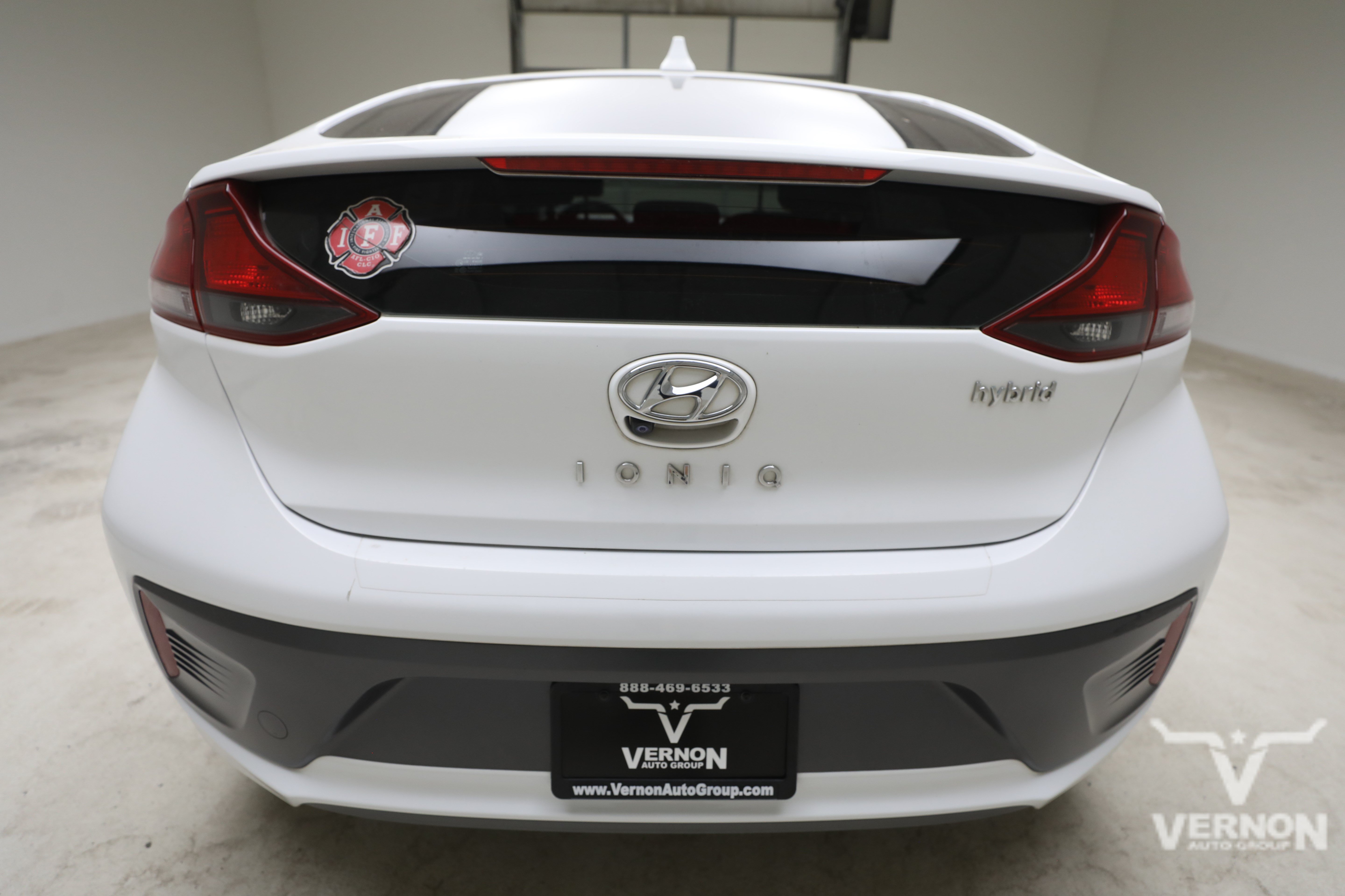 Used 2020 Hyundai Ioniq SE FWD image 3