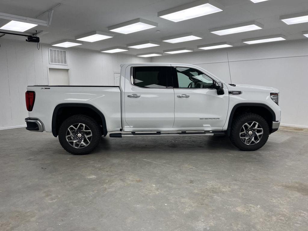 Used 2022 GMC Sierra 1500 SLT w/ SLT Premium Plus Package AWD/4WD image 6