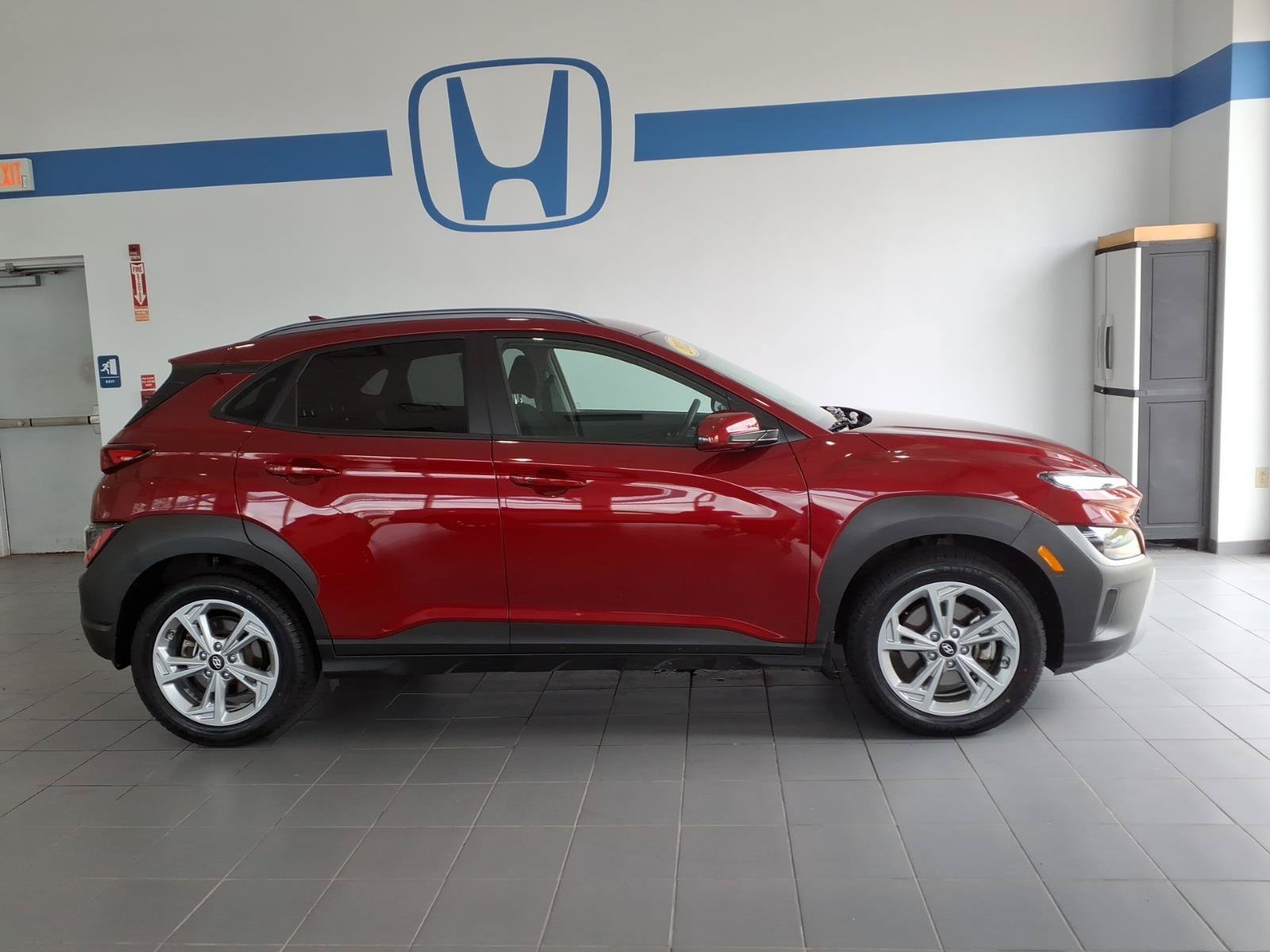 Certified 2023 Hyundai Kona SEL AWD/4WD image 4