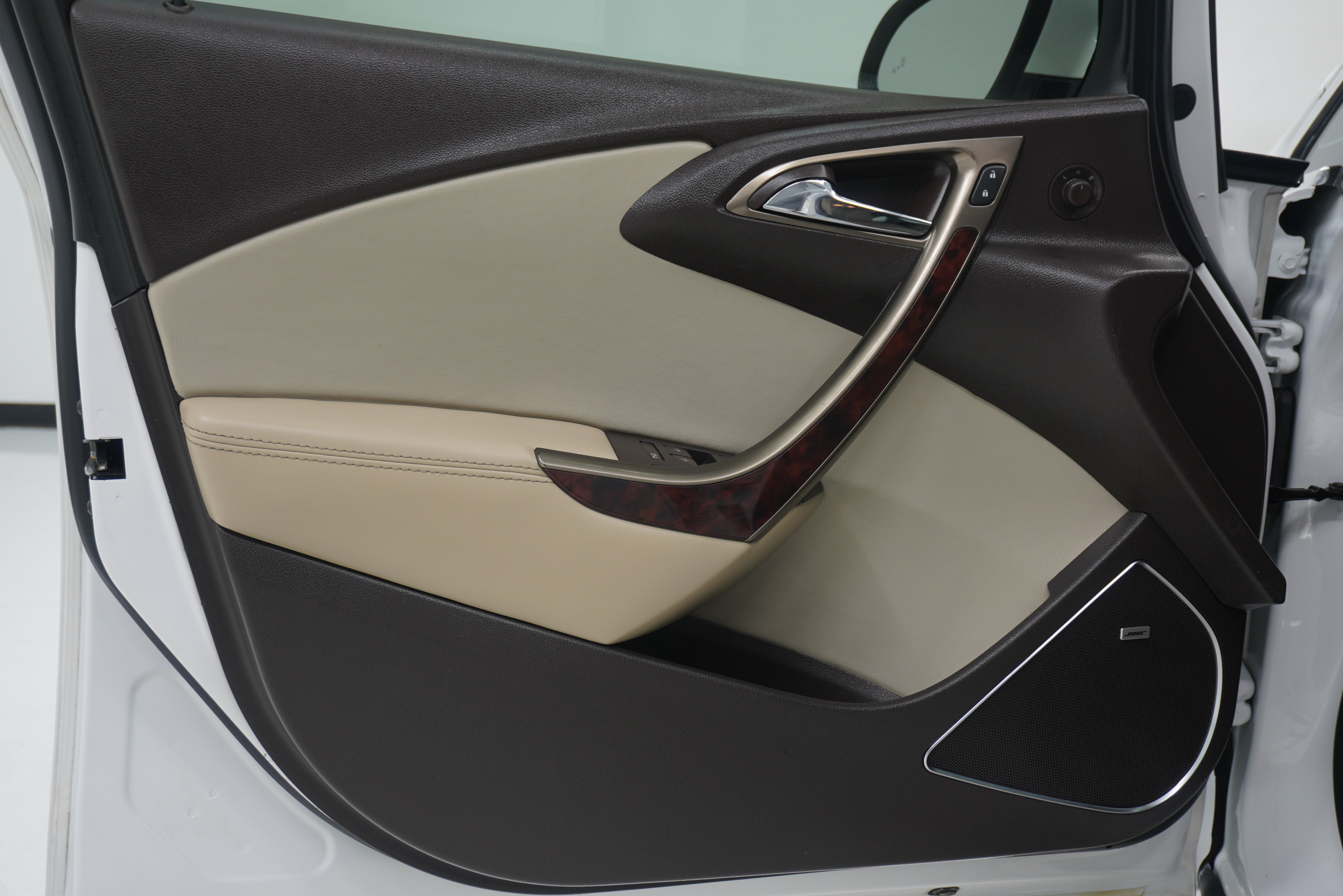Used 2014 Buick Verano Leather FWD image 11