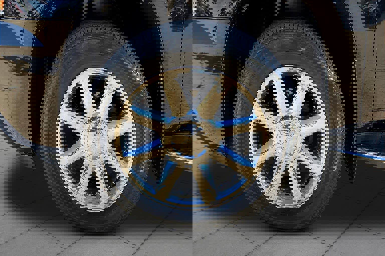 Used 2010 GMC Yukon XL Denali image 10