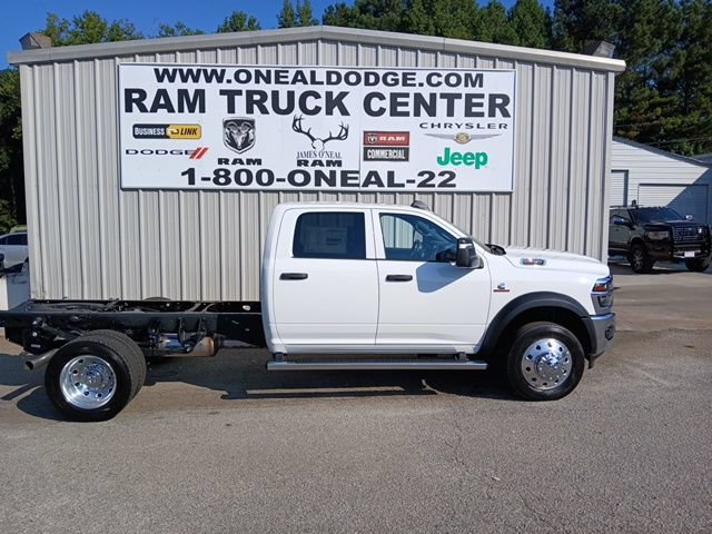 New 2027 RAM 4500 Tradesman w/ Chrome Appearance Group AWD/4WD image 2