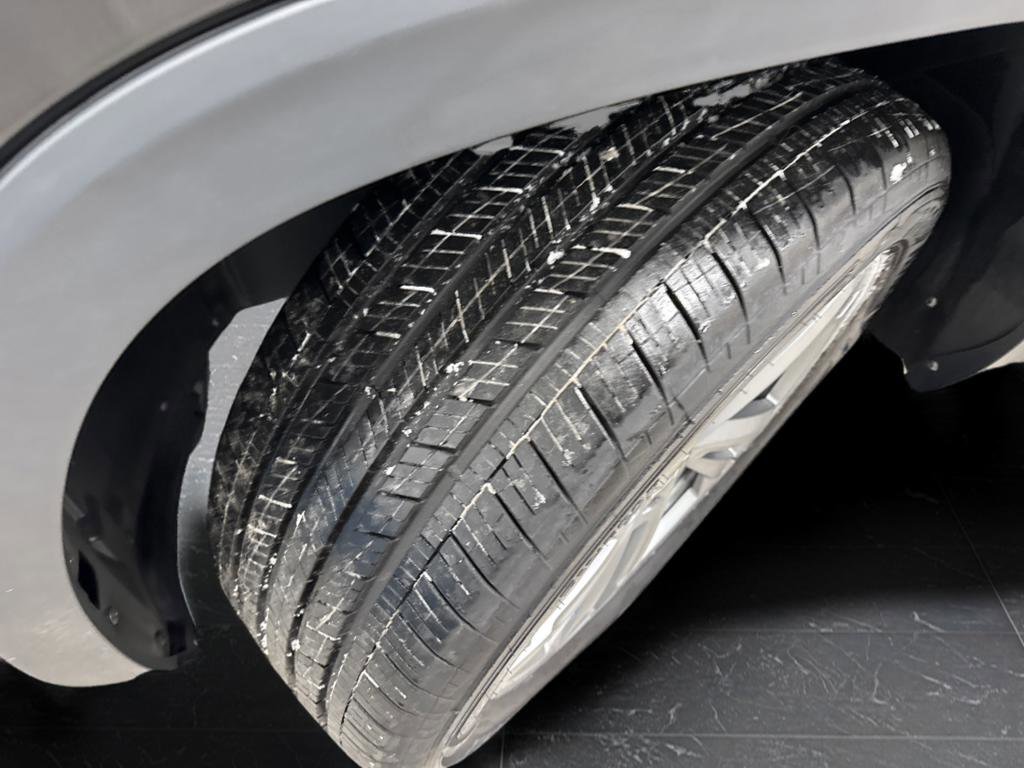 Used 2024 Volkswagen Atlas Cross Sport SEL R-Line image 37