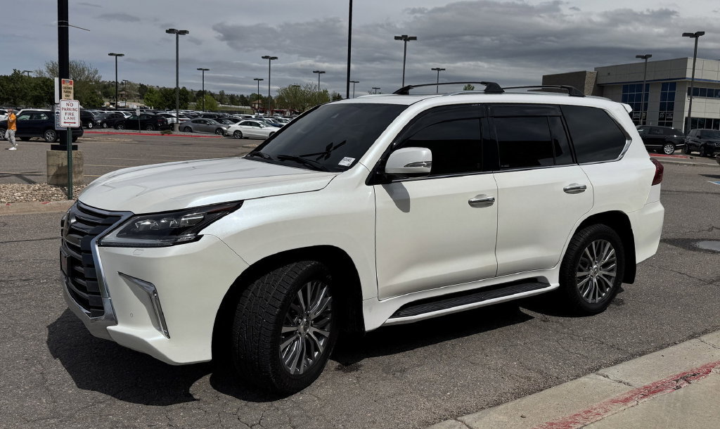 Used 2018 Lexus LX 570 4WD image 4